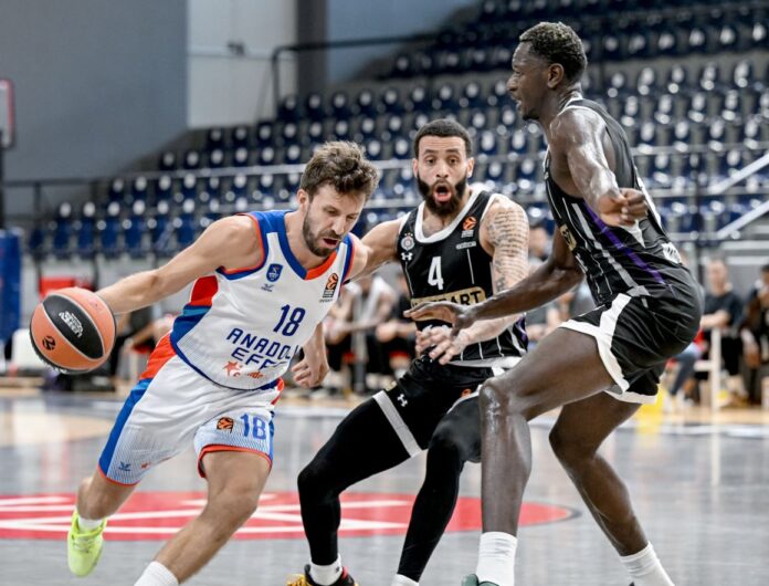 Efes-Partizan Pavlos Giannakopoulos