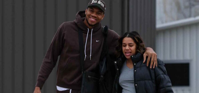 Γιάννης Giannis Antetokounmpo Mariah Riddlesprigger