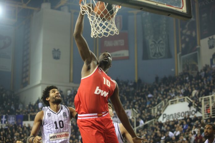 fall-dunk-paok-oly