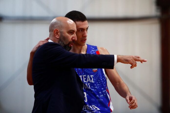 konstantinidis-proteas-voulas-me-papagou