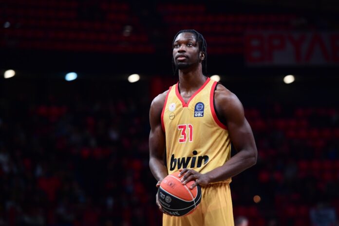 mensah-oly-lavrio-3