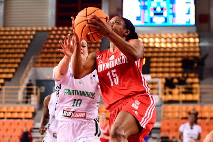 lambert-pao-oly-gynaikes-kypello