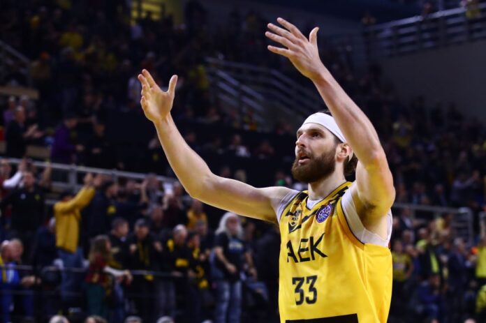 Golden AEK