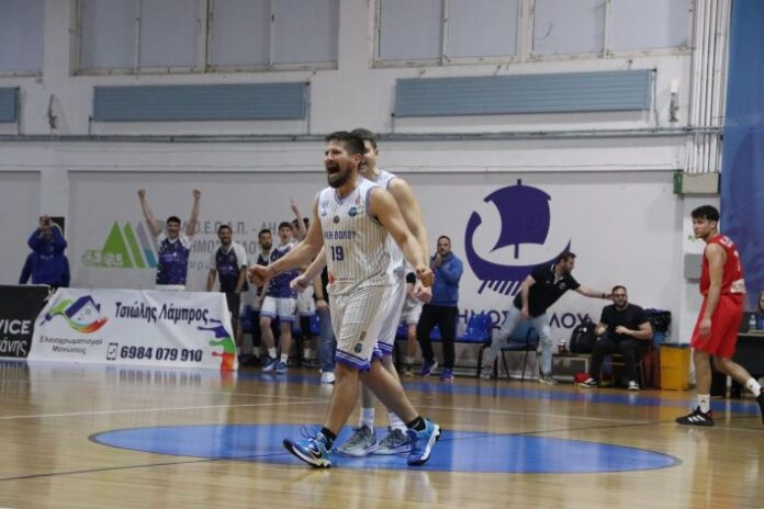 Politis-panigirizei-niki-volou-panserraikos