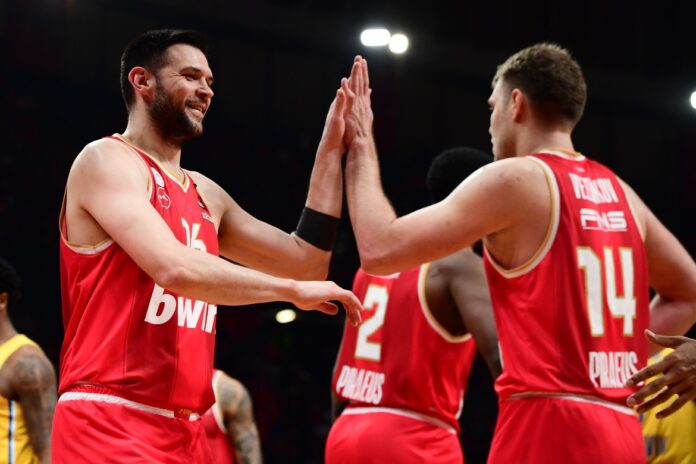 papanikolaou-vezenkov (1)