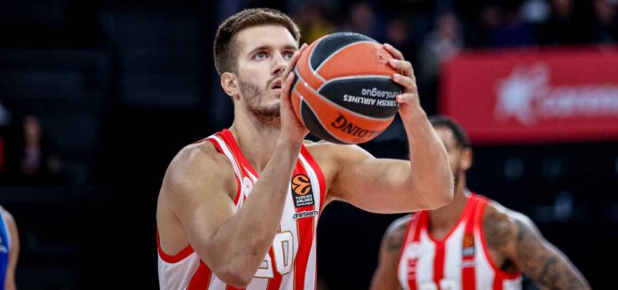 Πετρούσεφ Filip Petrusev