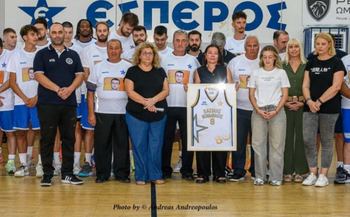 esperos-kallitheas-timise-mnimi-vasili-mpanakaki