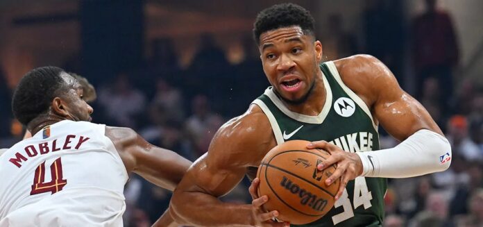 Μπακς Giannis Antetokounmpo