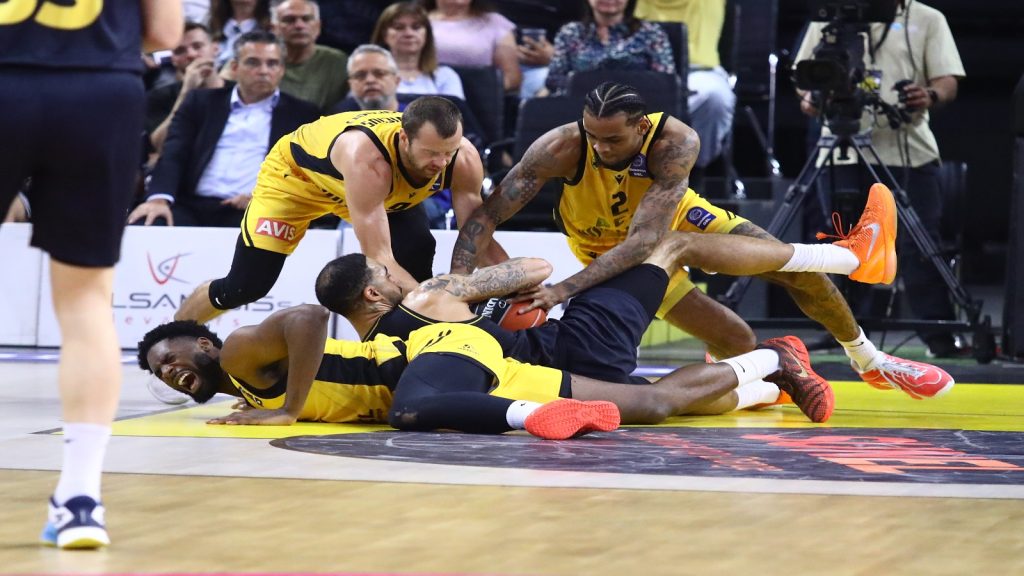 fizel aris vs aek