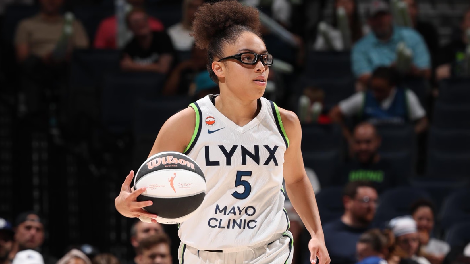 WNBA: Ιστορικό ρεκόρ 8 τριπόντων από τη ρούκι Μάιλς (vids)