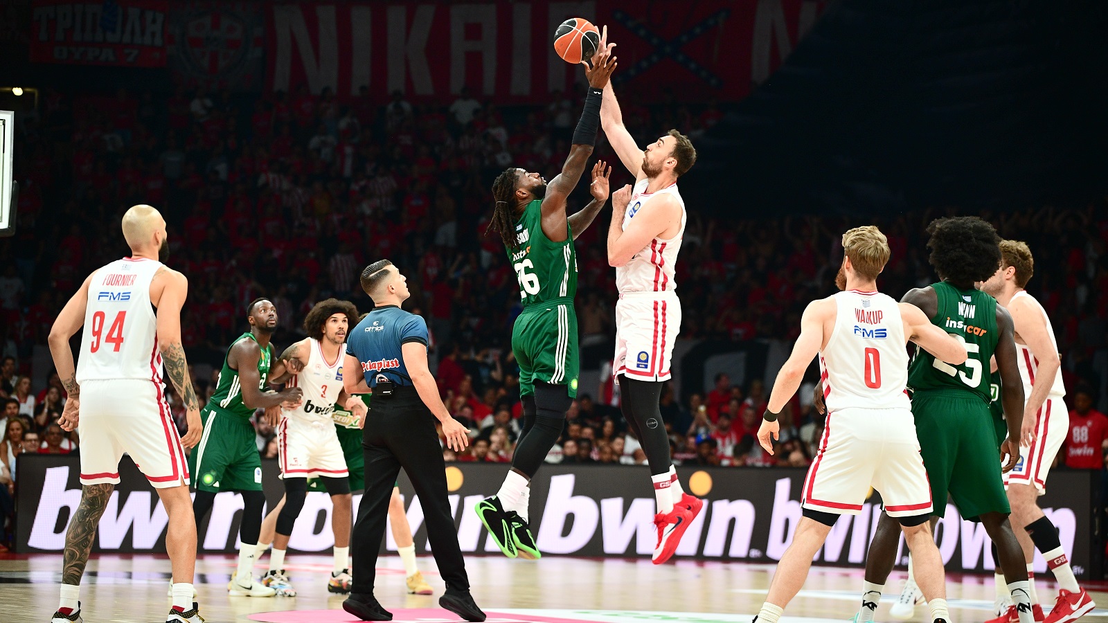 Basket League: Στέψη για Ολυμπιακό ή παράταση για Παναθηναϊκό