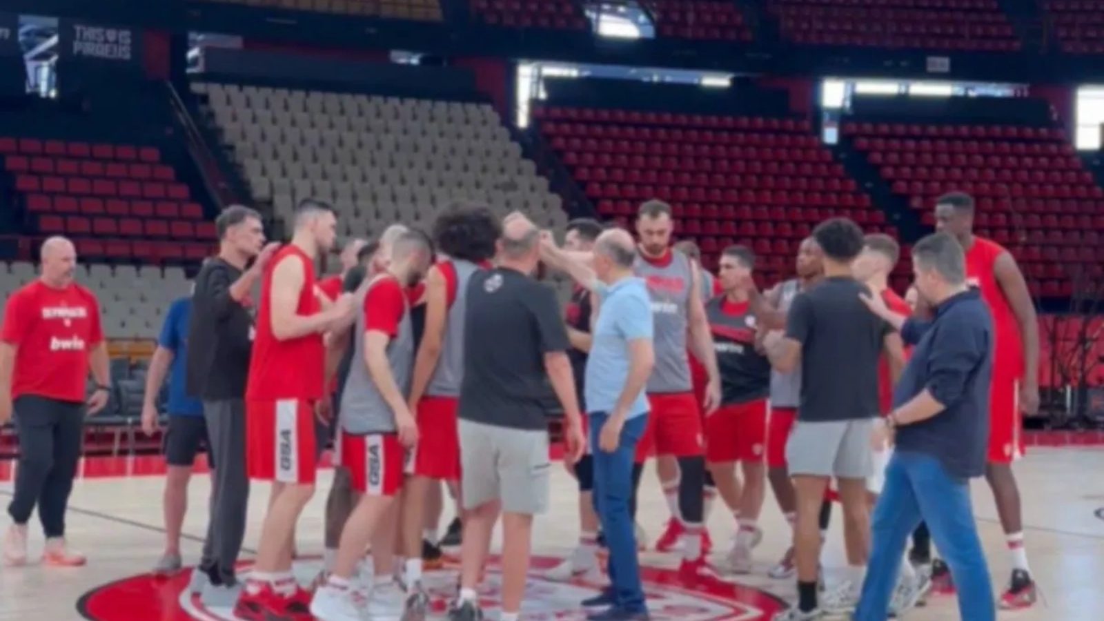 Ολυμπιακός: Με Αγγελόπουλους η προπόνηση πριν από το Game 3 (vid)