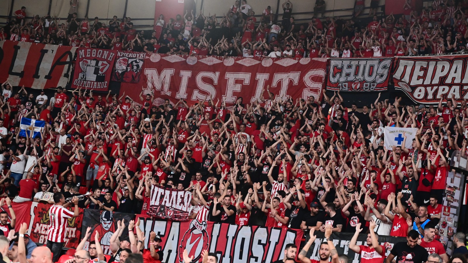 Ολυμπιακός: Sold out και «καμίνι» το ΣΕΦ με Παναθηναϊκό (pic)